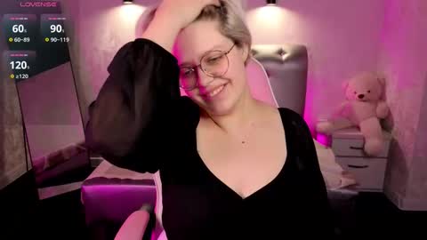 Snapshot of monikasweetie chatting on November 20, 2025, 9:09 am Monica online show from November 20, 2025, 9:09 am