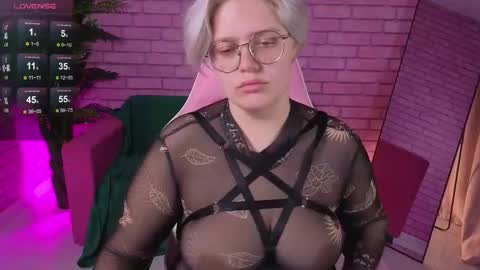 Snapshot of monikasweetie chatting on December 1, 2025, 9:14 am Monica online show from December 1, 2025, 9:14 am