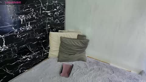 Snapshot of monique_a chatting on January 14, 2025, 9:35 am Ask me online show from January 14, 2025, 9:35 am