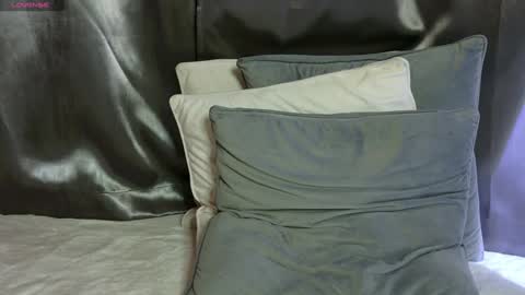 Snapshot of monique_a chatting on February 1, 2025, 4:00 pm Ask me online show from February 1, 2025, 4:00 pm