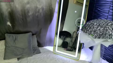 Snapshot of monique_a chatting on February 21, 2025, 8:51 am Ask me online show from February 21, 2025, 8:51 am