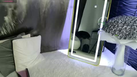 Snapshot of monique_a chatting on March 5, 2025, 6:33 am Ask me online show from March 5, 2025, 6:33 am
