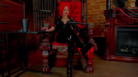 Snapshot of moniqueresse chatting on November 12, 2025, 1:55 pm Monique C online show from November 12, 2025, 1:55 pm