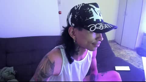 monkeyd_66 online show from December 11, 2024, 1:49 pm