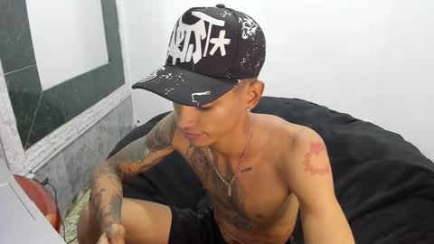 monkeyd_66 online show from February 15, 2025, 2:55 pm