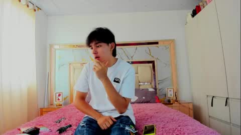 Snapshot of monky_0002 chatting on March 25, 2026, 3:18 pm monky_0002 online show from March 25, 2026, 3:18 pm