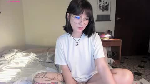 Snapshot of monserrat_gil chatting on June 9, 2026, 5:19 am Monserrat Gil onlyfans online show from June 9, 2026, 5:19 am