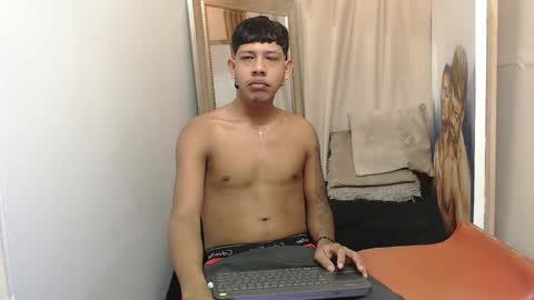 Snapshot of monsoon_the_best chatting on November 5, 2025, 2:22 am monsoon_the_best online show from November 5, 2025, 2:22 am