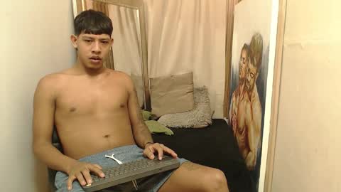 Snapshot of monsoon_the_best chatting on November 13, 2025, 4:11 am monsoon_the_best online show from November 13, 2025, 4:11 am