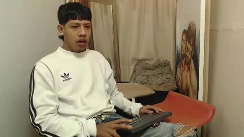 Snapshot of monsoon_the_best chatting on November 17, 2025, 2:17 am monsoon_the_best online show from November 17, 2025, 2:17 am