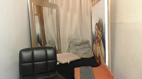 Snapshot of monsoon_the_best chatting on November 23, 2025, 5:51 am monsoon_the_best online show from November 23, 2025, 5:51 am