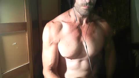 Snapshot of monsterdildos chatting on December 22, 2024, 9:33 am monsterdildos online show from December 22, 2024, 9:33 am