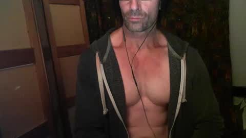 Snapshot of monsterdildos chatting on December 23, 2024, 11:25 am monsterdildos online show from December 23, 2024, 11:25 am