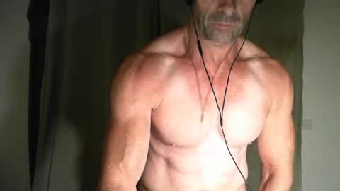 Snapshot of monsterdildos chatting on October 21, 2025, 9:21 am monsterdildos online show from October 21, 2025, 9:21 am