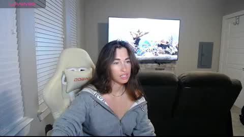 Lydia Mooney online show from October 22, 2025, 1:28 am