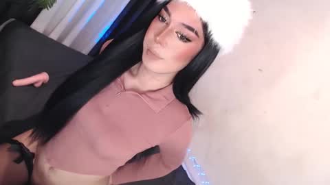 Snapshot of montrous_princessx chatting on January 29, 2025, 10:27 am Princess take me to private or password show online show from January 29, 2025, 10:27 am