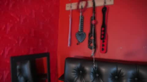 Monttserratt online show from April 9, 2026, 7:41 pm