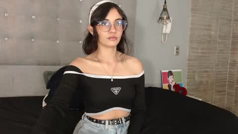 Elizabeth  online show from October 9, 2025, 8:18 pm