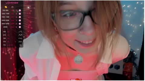 Snapshot of moon__girl chatting on December 27, 2024, 8:07 pm Roxy online show from December 27, 2024, 8:07 pm