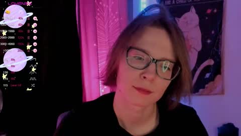 Snapshot of moon__girl chatting on October 25, 2025, 7:08 pm Roxy online show from October 25, 2025, 7:08 pm