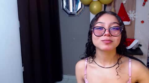 moon_and_fire_ online show from November 15, 2025, 5:27 am