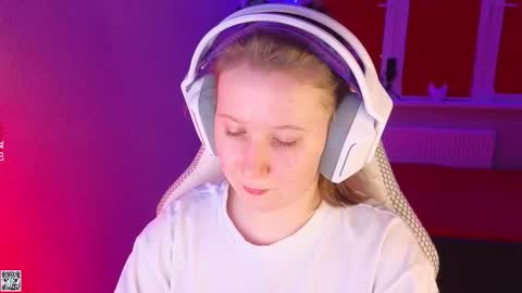 Lola online show from October 22, 2025, 5:24 pm