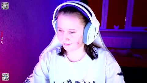 Snapshot of moon_avengers chatting on February 4, 2026, 2:56 pm Lola online show from February 4, 2026, 2:56 pm