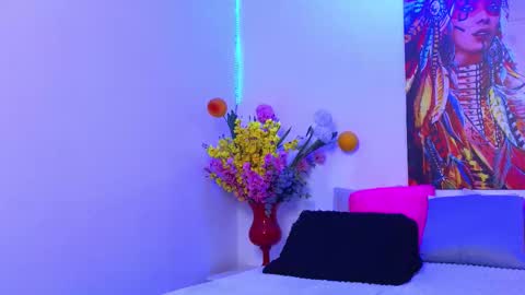 Moon online show from September 9, 2025, 7:57 pm