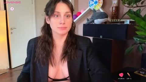 Luna  online show from April 21, 2026, 2:56 pm