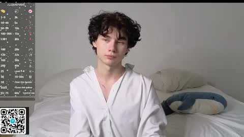 moon_gloww online show from February 11, 2026, 8:19 am