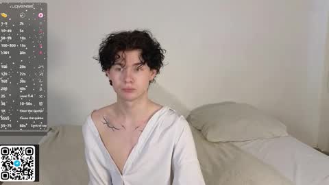 moon_gloww online show from February 12, 2026, 5:46 am