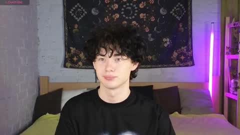 moon_gloww online show from February 13, 2026, 5:53 pm