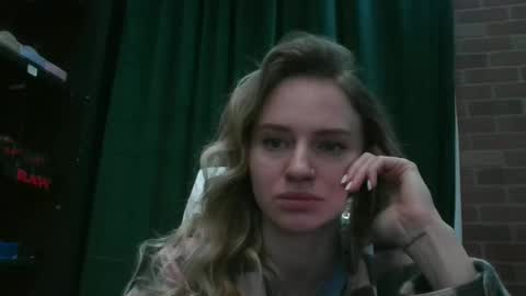 moon_light_girl online show from February 28, 2025, 8:07 pm