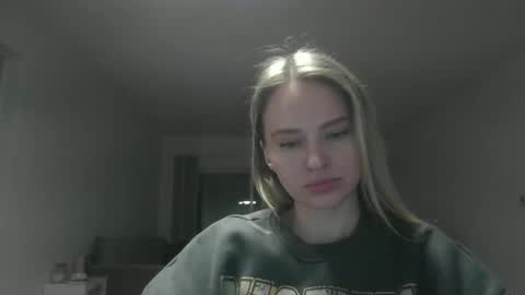 moon_light_girl online show from March 3, 2025, 4:14 am