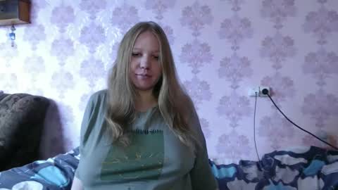 Snapshot of moon_linght000 chatting on May 31, 2026, 4:20 am moon_linght000 online show from May 31, 2026, 4:20 am