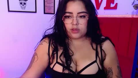 moon_sunflowers online show from March 3, 2025, 3:30 am