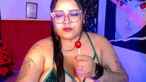 moon_sunflowers online show from September 17, 2025, 4:58 am