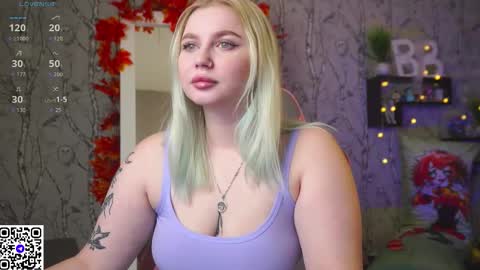 Snapshot of moon_valkyriie chatting on October 17, 2025, 9:56 am Emilia online show from October 17, 2025, 9:56 am