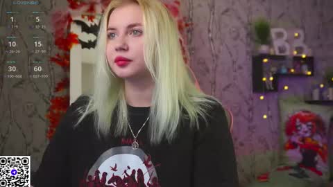 Snapshot of moon_valkyriie chatting on October 28, 2025, 9:02 am Emilia online show from October 28, 2025, 9:02 am