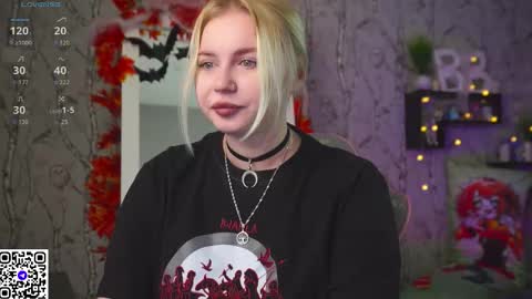 Snapshot of moon_valkyriie chatting on October 30, 2025, 11:33 am Emilia online show from October 30, 2025, 11:33 am