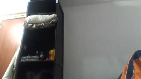 moonandzukko online show from July 3, 2026, 12:50 am