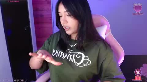 Snapshot of moonbella_bell chatting on September 19, 2025, 6:04 am bell online show from September 19, 2025, 6:04 am