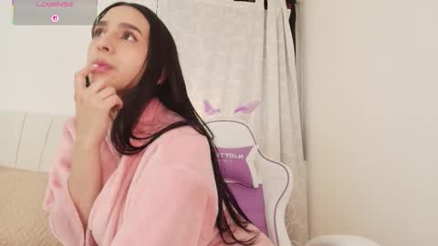 Snapshot of moonbrunettee chatting on September 16, 2025, 8:37 am moonbrunettee online show from September 16, 2025, 8:37 am