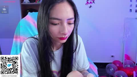 Snapshot of moonlady_ chatting on February 4, 2025, 11:27 pm MOON online show from February 4, 2025, 11:27 pm