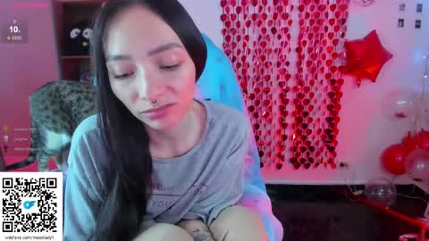 Snapshot of moonlady_ chatting on February 24, 2025, 5:43 am MOON online show from February 24, 2025, 5:43 am