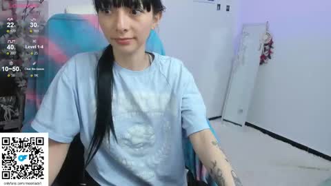 Snapshot of moonlady_ chatting on September 12, 2025, 11:04 pm MOON online show from September 12, 2025, 11:04 pm