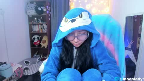 MOON  online show from April 10, 2026, 3:23 am