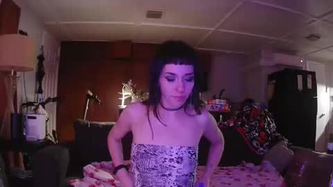 lillithandjames online show from January 12, 2026, 3:45 am