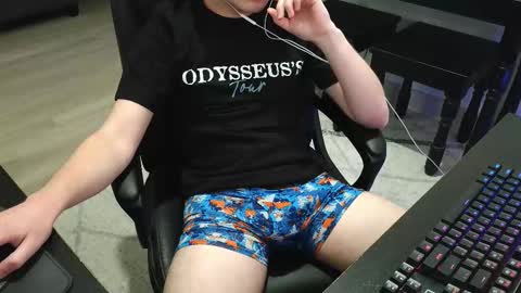 Snapshot of moonlighter7 chatting on December 16, 2025, 2:49 am moonlighter7 online show from December 16, 2025, 2:49 am