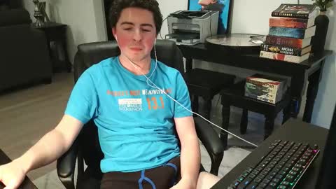 Snapshot of moonlighter7 chatting on February 1, 2026, 2:32 am moonlighter7 online show from February 1, 2026, 2:32 am